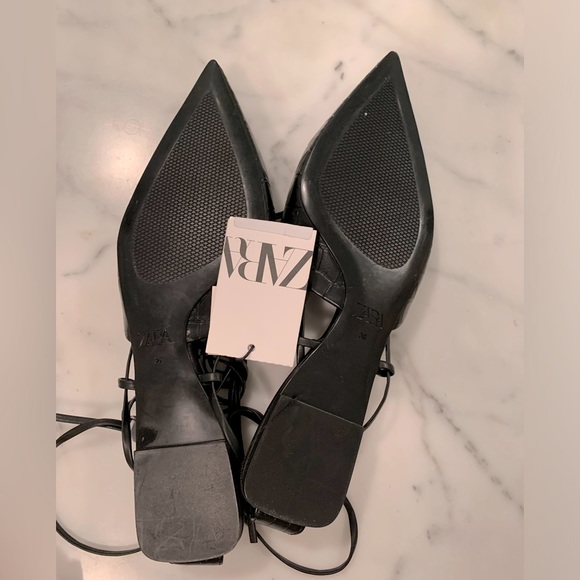 NWT Zara black embossed pointed toe flats with ankle laces size 6 - Picture 8 of 11
